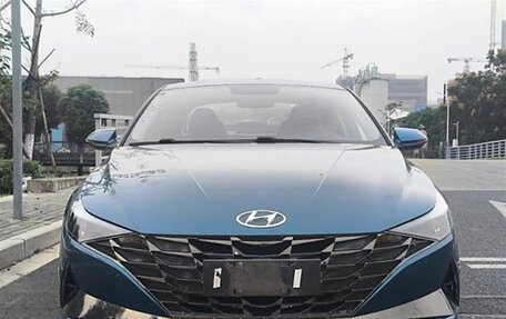 Hyundai Elantra, 2021 год, 1 350 000 рублей, 2 фотография