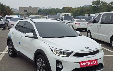 KIA Stonic, 2021 год, 1 370 000 рублей, 2 фотография