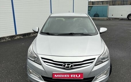 Hyundai Solaris II рестайлинг, 2015 год, 1 160 000 рублей, 1 фотография