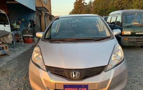 Honda Fit III, 2011 год, 560 016 рублей, 2 фотография