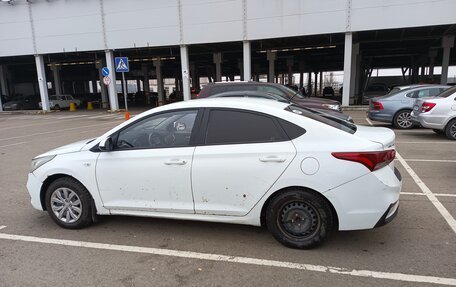 Hyundai Solaris II рестайлинг, 2017 год, 700 000 рублей, 2 фотография