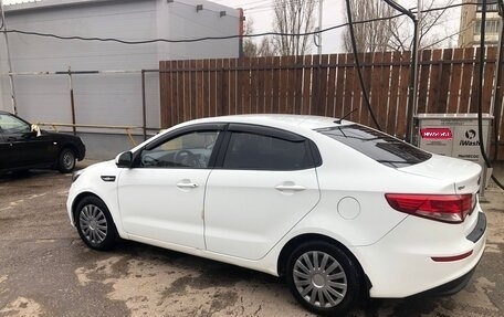 KIA Rio III рестайлинг, 2016 год, 990 000 рублей, 1 фотография