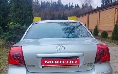 Toyota Avensis III рестайлинг, 2004 год, 750 000 рублей, 3 фотография