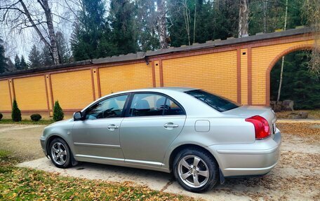 Toyota Avensis III рестайлинг, 2004 год, 750 000 рублей, 4 фотография