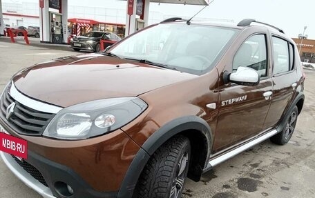 Renault Sandero I, 2013 год, 650 000 рублей, 2 фотография