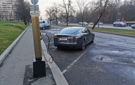 Tesla Model S I, 2018 год, 4 300 000 рублей, 1 фотография