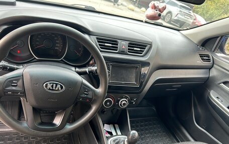 KIA Rio III рестайлинг, 2013 год, 910 000 рублей, 6 фотография