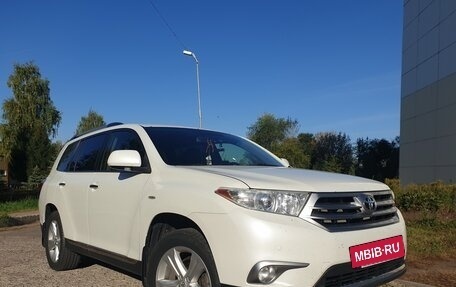 Toyota Highlander III, 2012 год, 2 550 000 рублей, 3 фотография