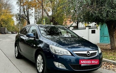 Opel Astra J, 2011 год, 915 000 рублей, 4 фотография