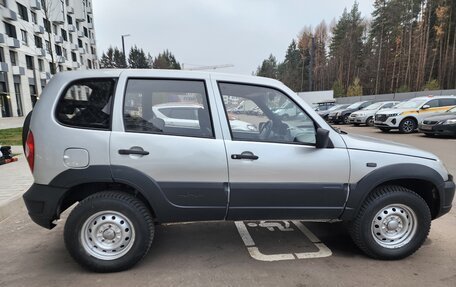 Chevrolet Niva I рестайлинг, 2003 год, 290 000 рублей, 8 фотография