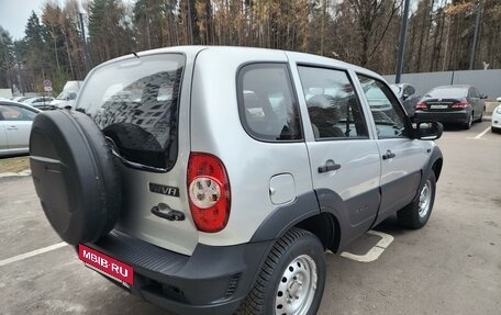 Chevrolet Niva I рестайлинг, 2003 год, 290 000 рублей, 7 фотография