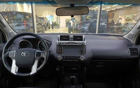 Toyota Land Cruiser Prado 150 рестайлинг 2, 2016 год, 4 010 000 рублей, 12 фотография