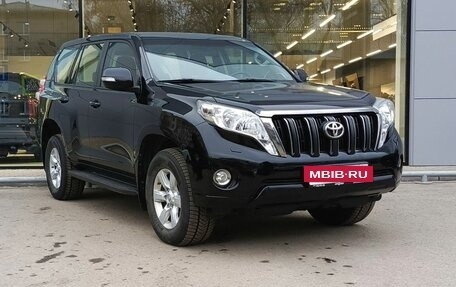 Toyota Land Cruiser Prado 150 рестайлинг 2, 2016 год, 4 010 000 рублей, 3 фотография