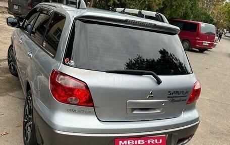 Mitsubishi Outlander III рестайлинг 3, 2005 год, 800 000 рублей, 2 фотография