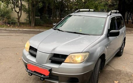 Mitsubishi Outlander III рестайлинг 3, 2005 год, 800 000 рублей, 9 фотография