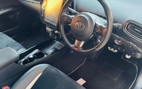 Toyota Prius IV XW50, 2019 год, 2 499 000 рублей, 4 фотография