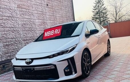 Toyota Prius IV XW50, 2019 год, 2 499 000 рублей, 2 фотография