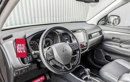 Mitsubishi Outlander III рестайлинг 3, 2021 год, 3 190 000 рублей, 16 фотография