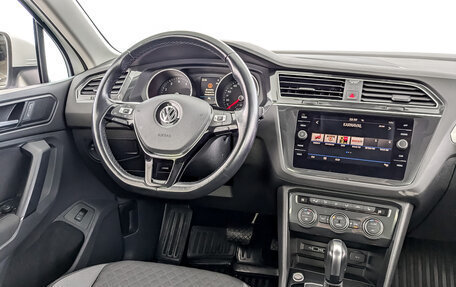 Volkswagen Tiguan II, 2020 год, 2 700 000 рублей, 27 фотография