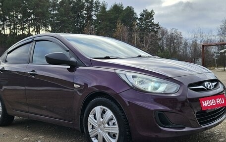 Hyundai Solaris II рестайлинг, 2011 год, 1 030 000 рублей, 3 фотография