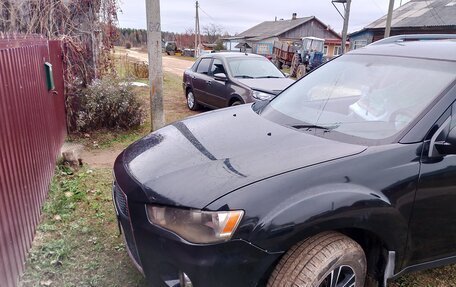 Mitsubishi Outlander III рестайлинг 3, 2010 год, 800 000 рублей, 8 фотография