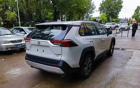 Toyota RAV4, 2024 год, 4 650 000 рублей, 12 фотография