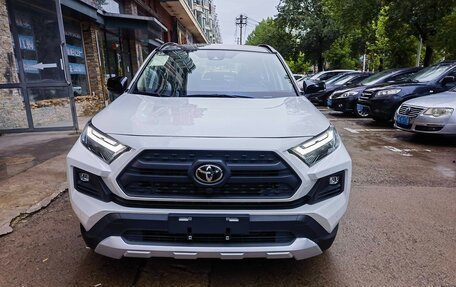 Toyota RAV4, 2024 год, 4 650 000 рублей, 6 фотография