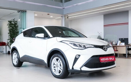 Toyota C-HR I рестайлинг, 2024 год, 4 190 000 рублей, 3 фотография