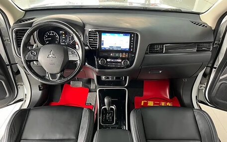 Mitsubishi Outlander III рестайлинг 3, 2020 год, 2 130 199 рублей, 11 фотография