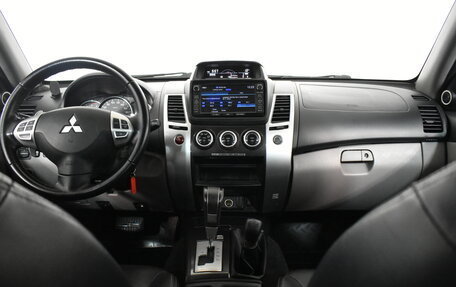 Mitsubishi Pajero Sport II рестайлинг, 2014 год, 1 899 000 рублей, 7 фотография