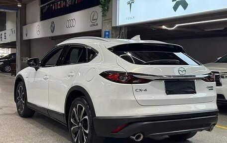 Mazda CX-4, 2023 год, 2 280 000 рублей, 3 фотография