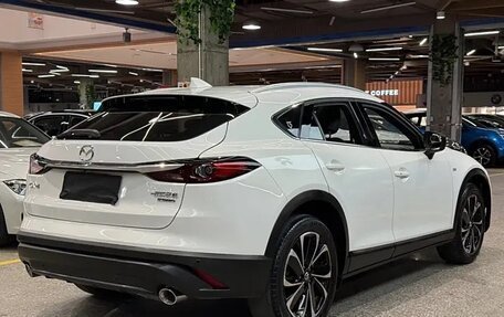 Mazda CX-4, 2023 год, 2 280 000 рублей, 5 фотография