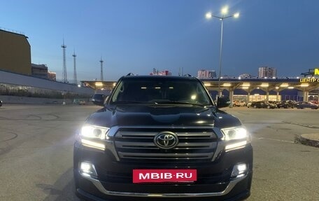 Toyota Land Cruiser 200, 2016 год, 7 300 000 рублей, 2 фотография