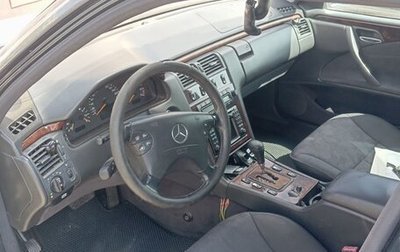 Mercedes-Benz E-Класс, 2000 год, 650 000 рублей, 1 фотография