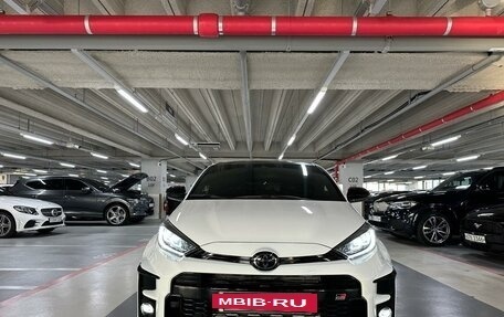 Toyota Yaris, 2022 год, 7 000 000 рублей, 14 фотография