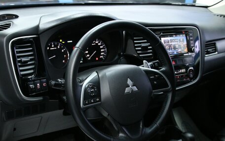 Mitsubishi Outlander III рестайлинг 3, 2013 год, 1 718 000 рублей, 16 фотография