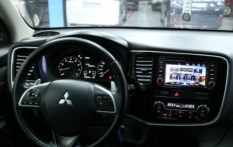 Mitsubishi Outlander III рестайлинг 3, 2013 год, 1 718 000 рублей, 18 фотография