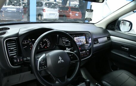 Mitsubishi Outlander III рестайлинг 3, 2013 год, 1 718 000 рублей, 17 фотография