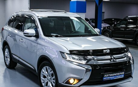 Mitsubishi Outlander III рестайлинг 3, 2016 год, 2 103 000 рублей, 8 фотография