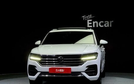 Volkswagen Touareg III, 2021 год, 4 500 000 рублей, 3 фотография