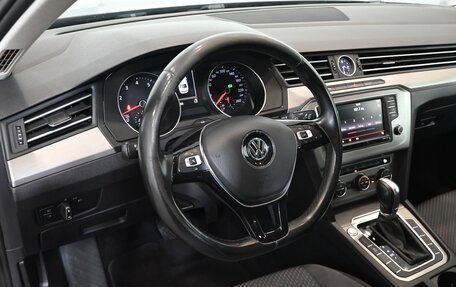 Volkswagen Passat B8 рестайлинг, 2016 год, 1 900 000 рублей, 13 фотография