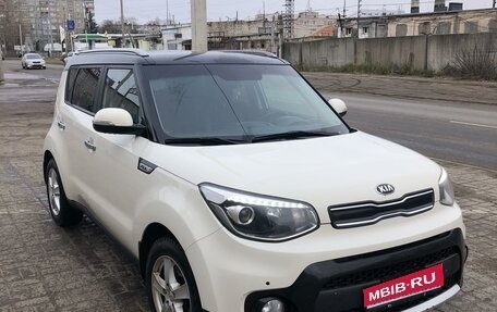 KIA Soul II рестайлинг, 2017 год, 1 800 000 рублей, 1 фотография