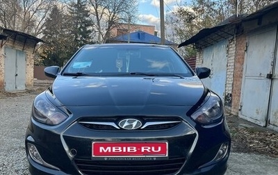 Hyundai Solaris II рестайлинг, 2012 год, 810 000 рублей, 1 фотография