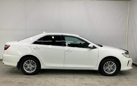 Toyota Camry, 2017 год, 2 430 000 рублей, 4 фотография