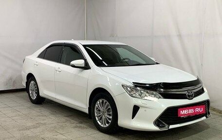 Toyota Camry, 2017 год, 2 430 000 рублей, 3 фотография