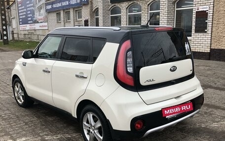 KIA Soul II рестайлинг, 2017 год, 1 800 000 рублей, 5 фотография