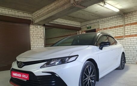 Toyota Camry, 2021 год, 3 555 000 рублей, 2 фотография