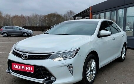 Toyota Camry, 2018 год, 2 377 000 рублей, 2 фотография