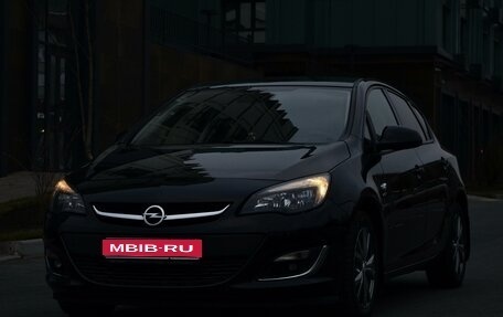 Opel Astra J, 2013 год, 990 000 рублей, 1 фотография