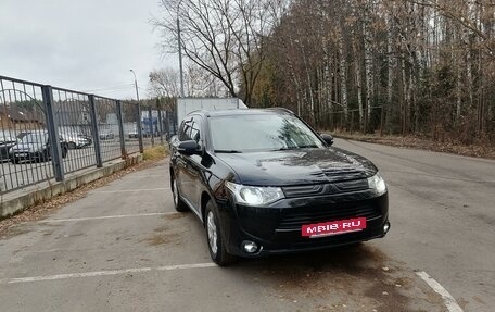 Mitsubishi Outlander III рестайлинг 3, 2013 год, 1 495 000 рублей, 4 фотография